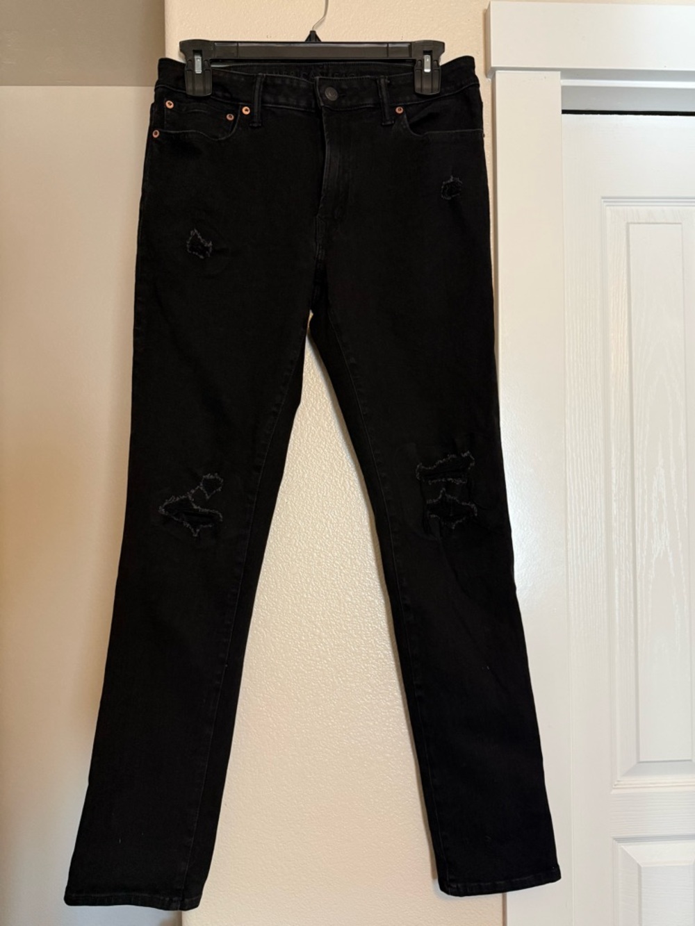 American Eagle Brand Men’s Black Distressed Slim Fit Jeans, Size: 33x34